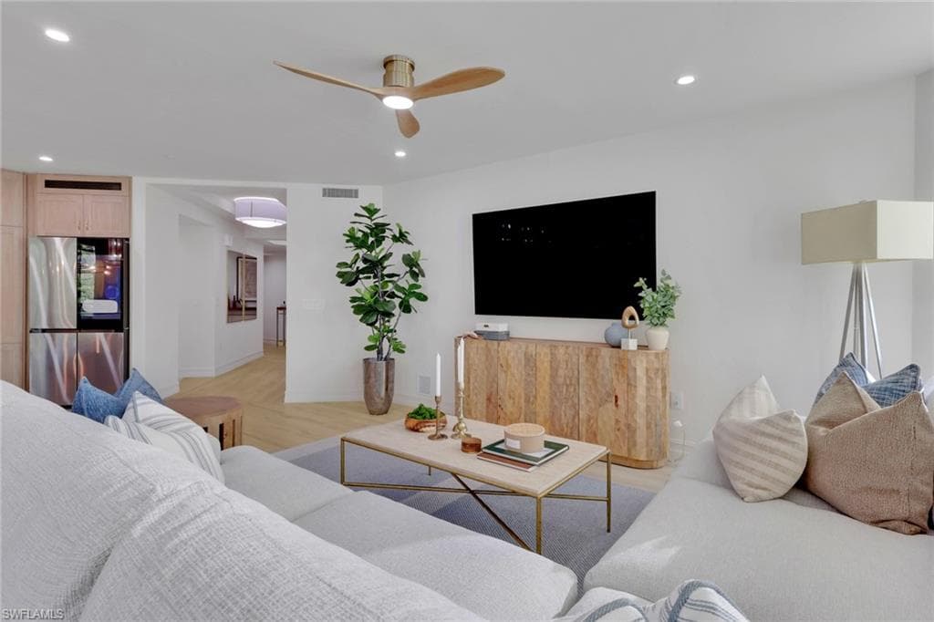 2728 Tiburon BLVD E 302-7