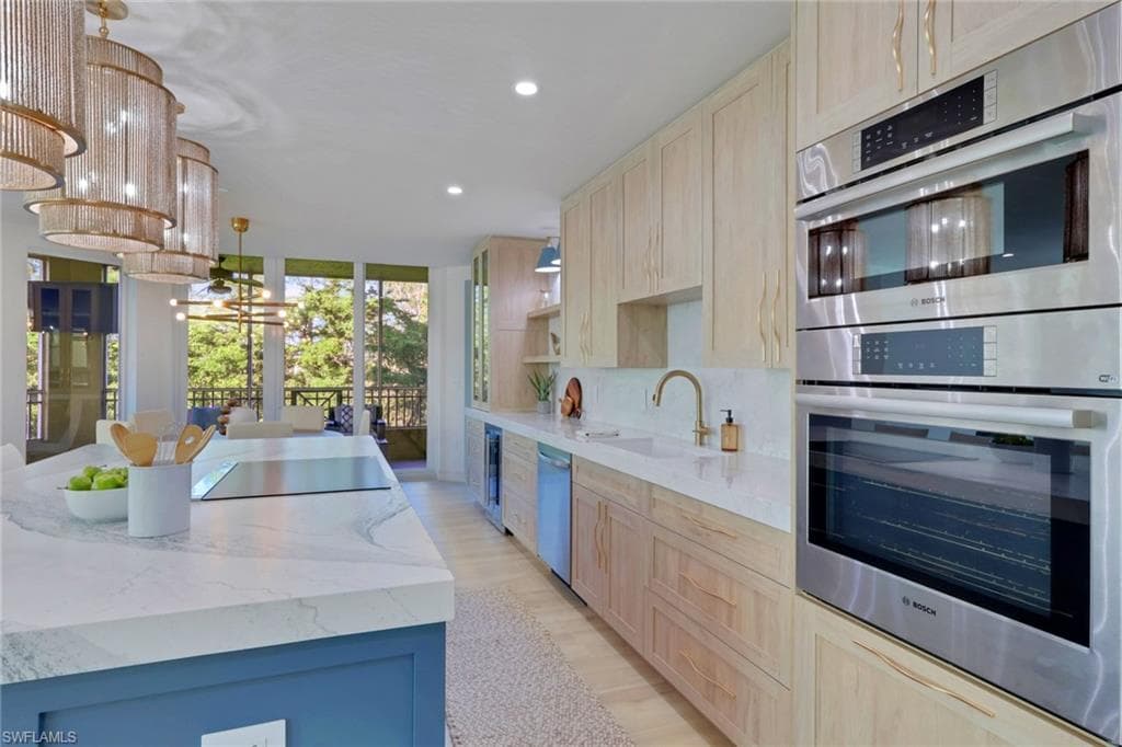 2728 Tiburon BLVD E 302-3