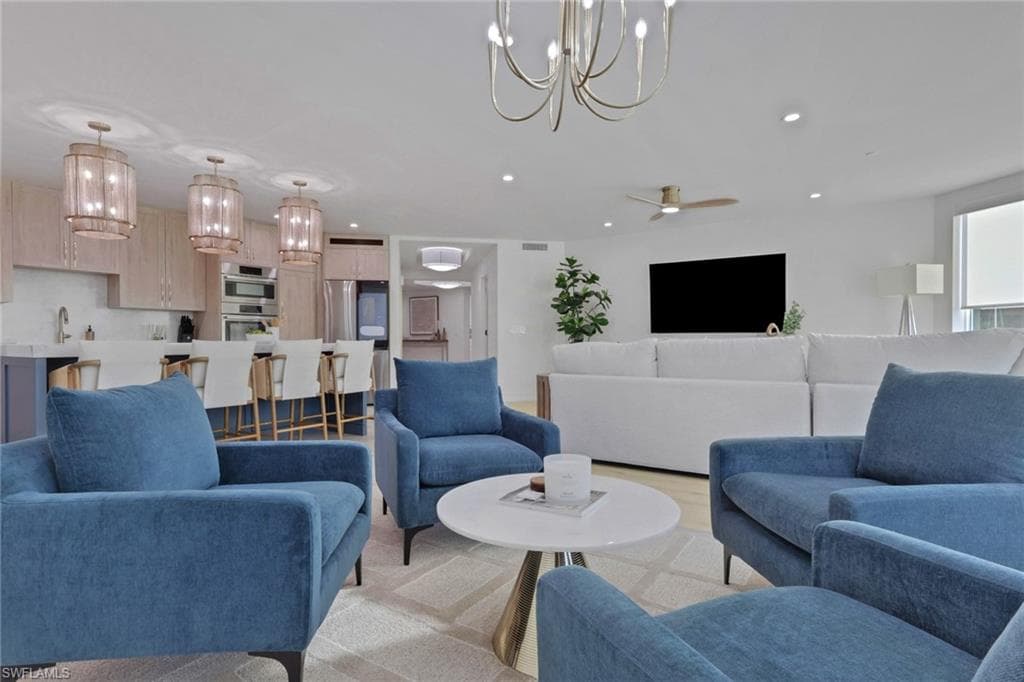 2728 Tiburon BLVD E 302-9