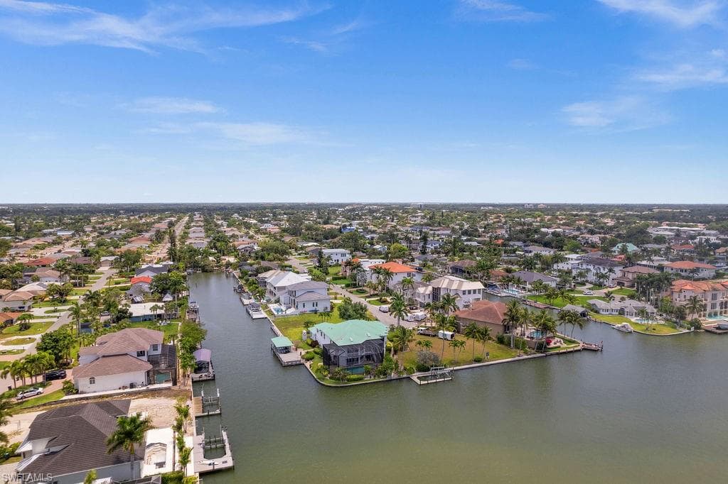 371 Bayside AVE-36