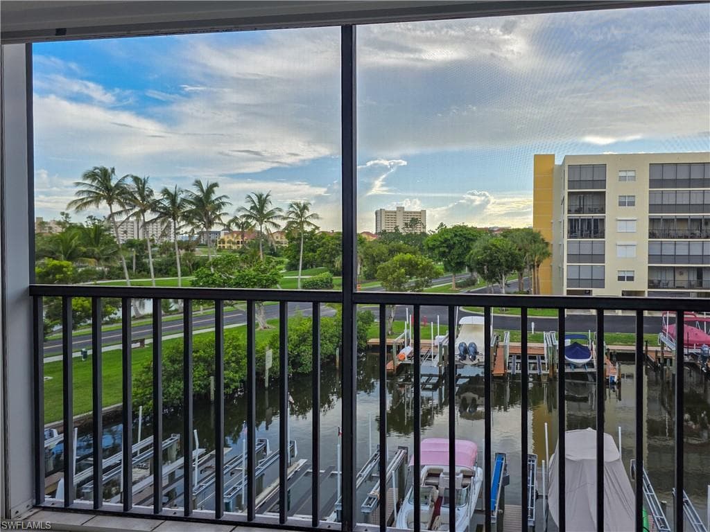 4371 Bay Beach LN 313-5