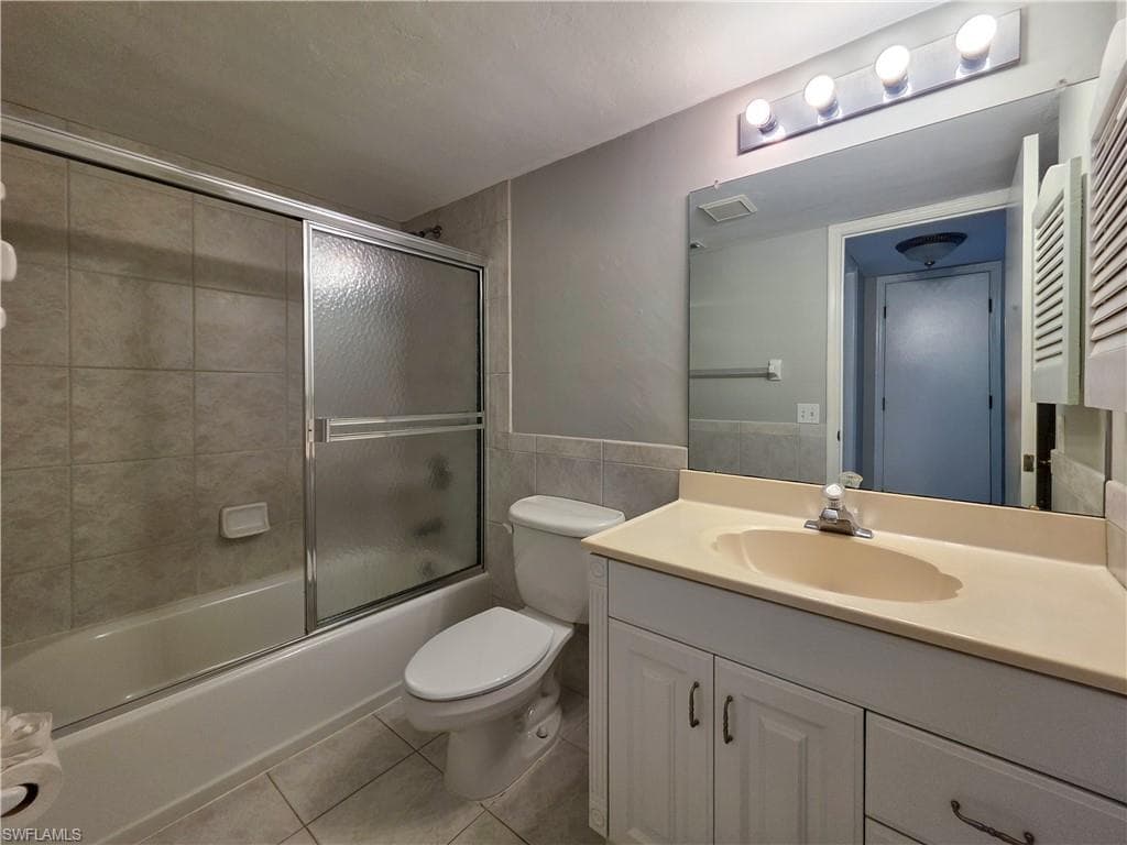 4371 Bay Beach LN 313-15