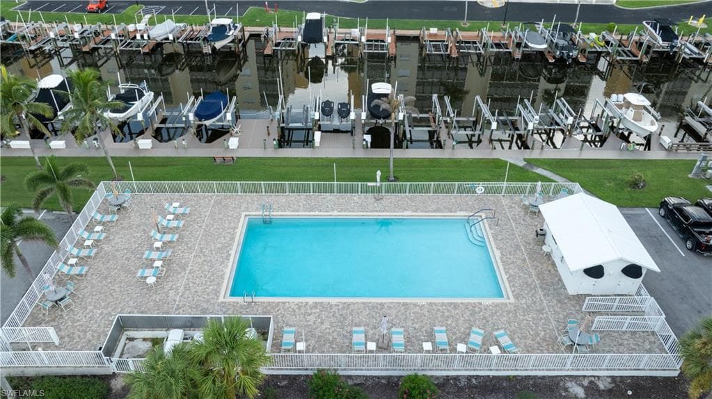 4371 Bay Beach LN 313-19