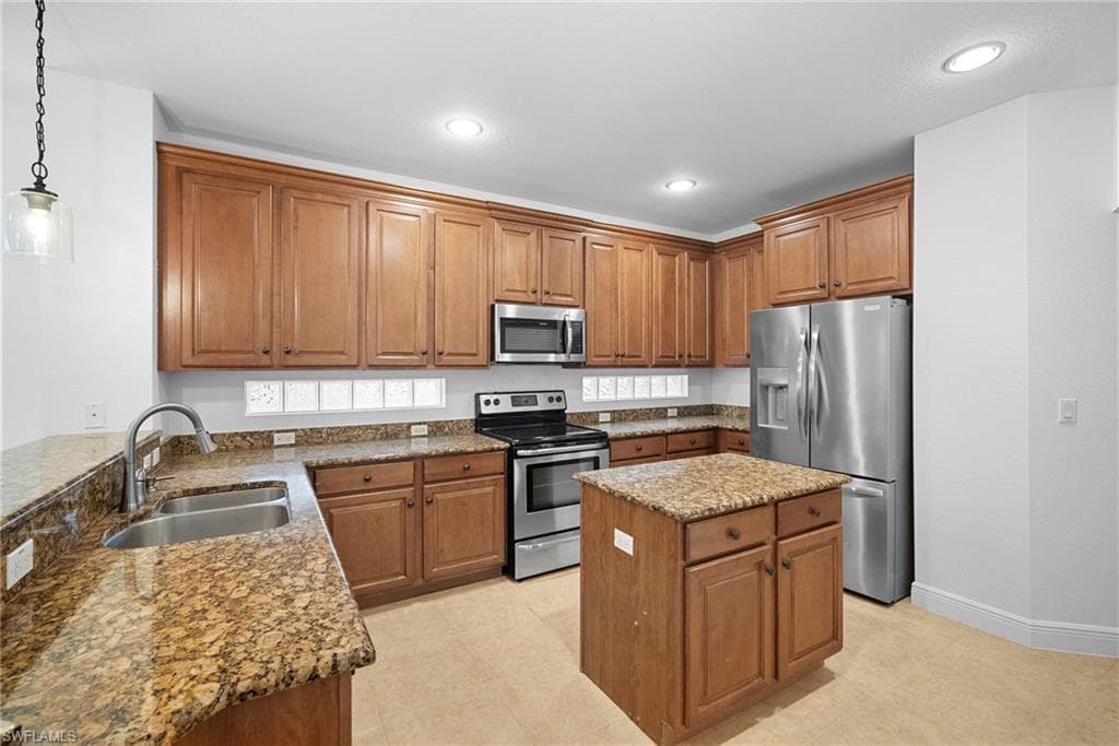 8286 Sumner AVE 1-4