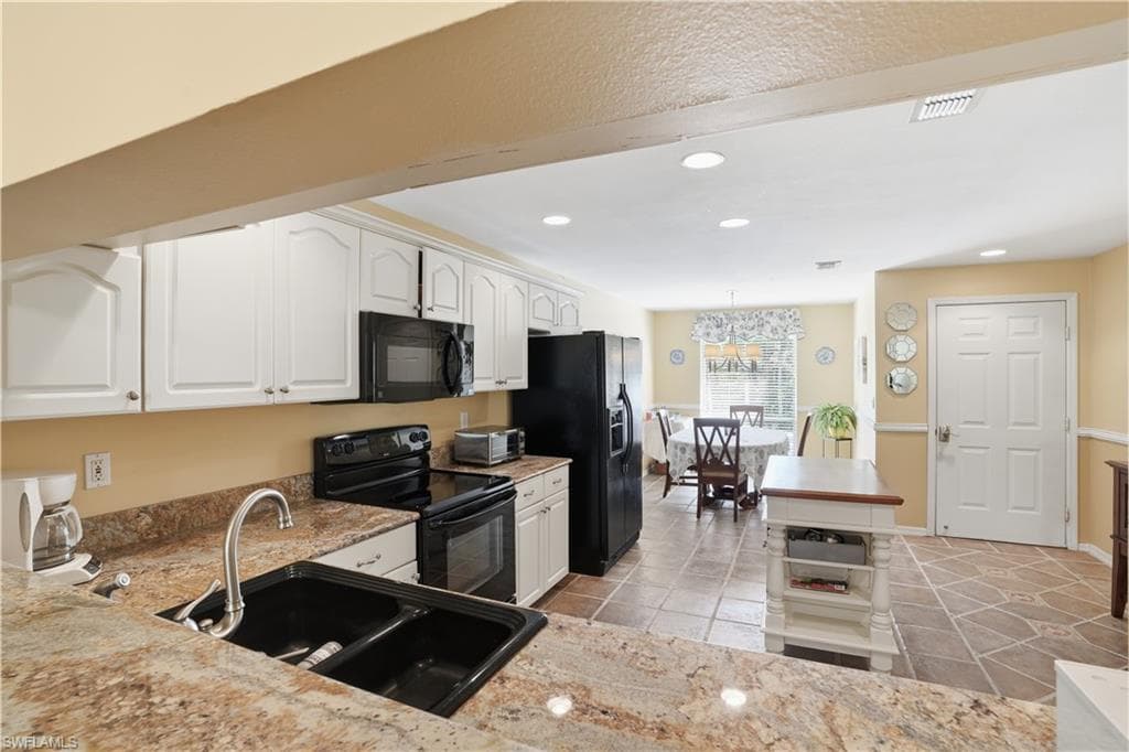 1120 Sarah Jean CIR B204-10