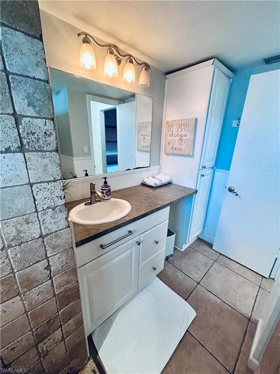 1448 Covington CIR W-17