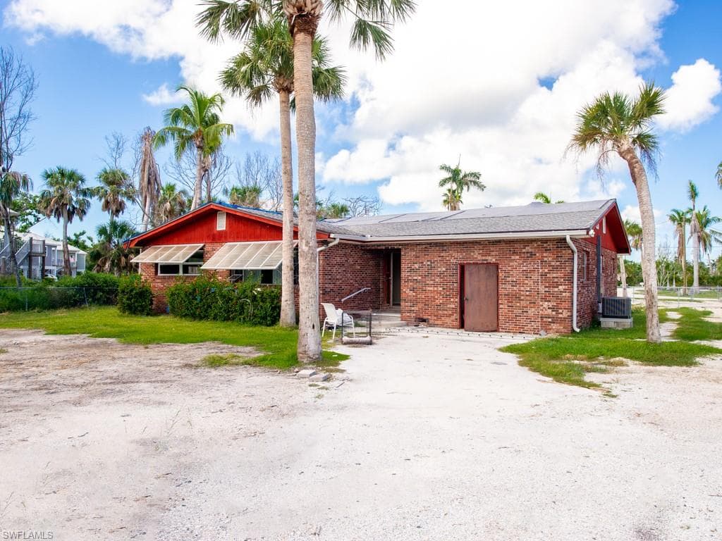 1450-1460 Court PL-13