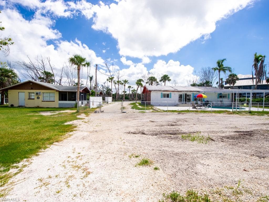 1450-1460 Court PL-32