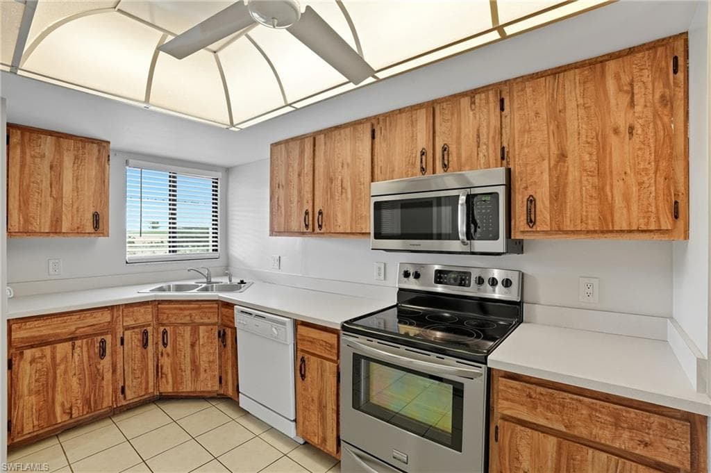 1203 SW 48th TER 202-13