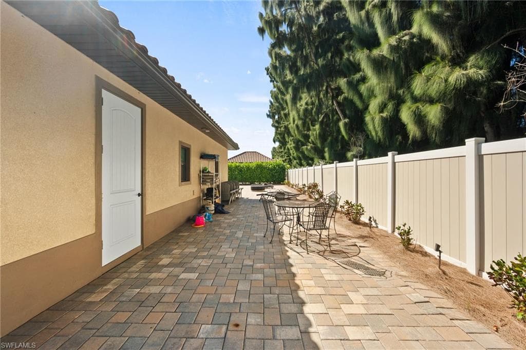 13172 Golden Palms CIR-23