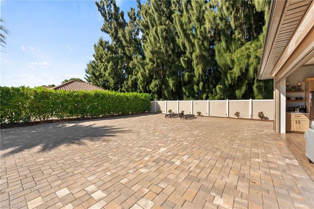 13172 Golden Palms CIR-19