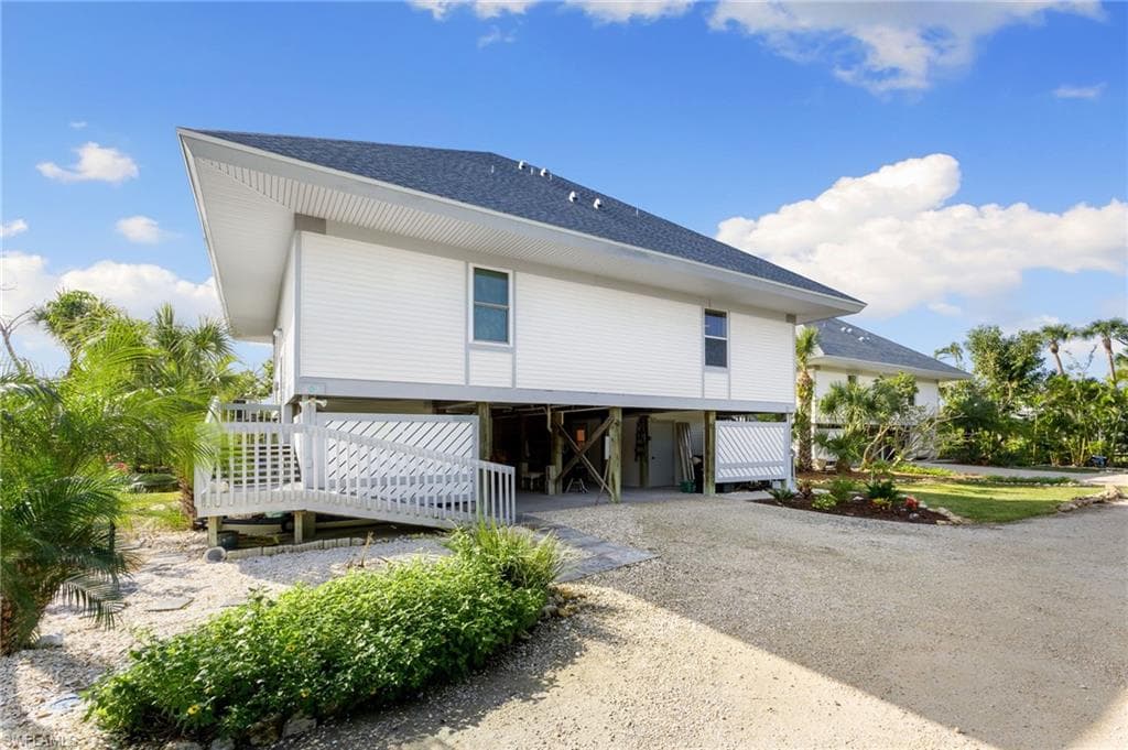 1039 Beach RD 104-28