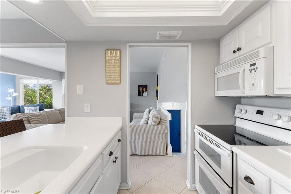 1039 Beach RD 104-10
