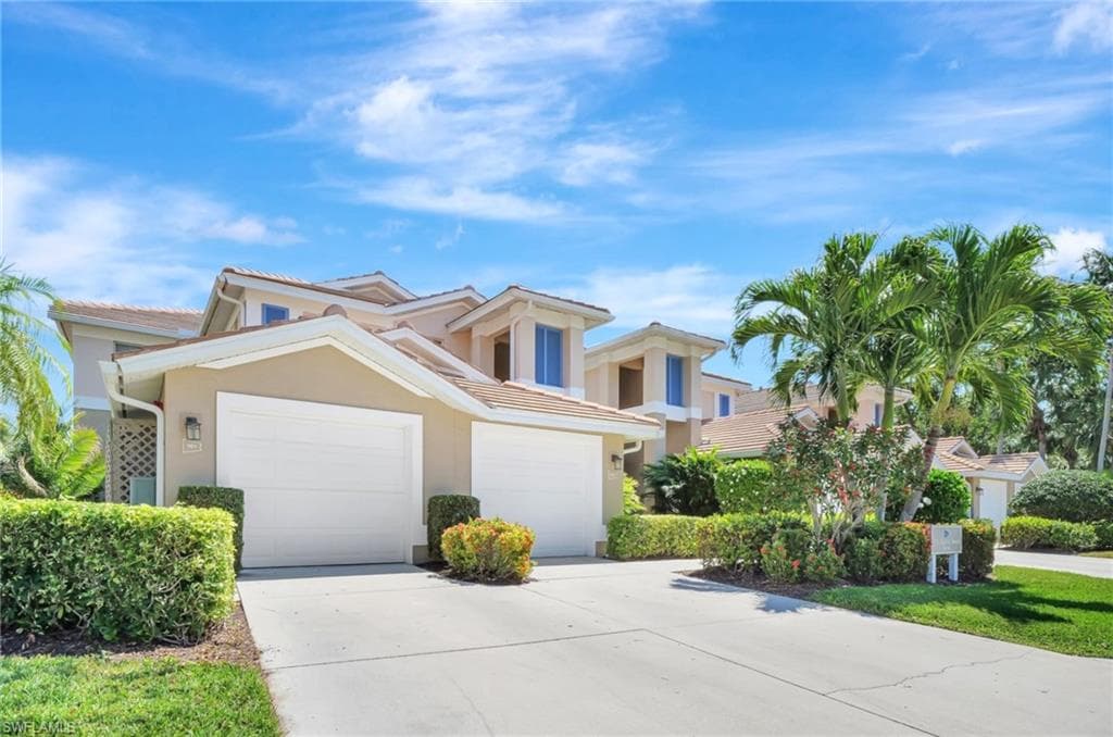 784 Carrick Bend CIR 101-1