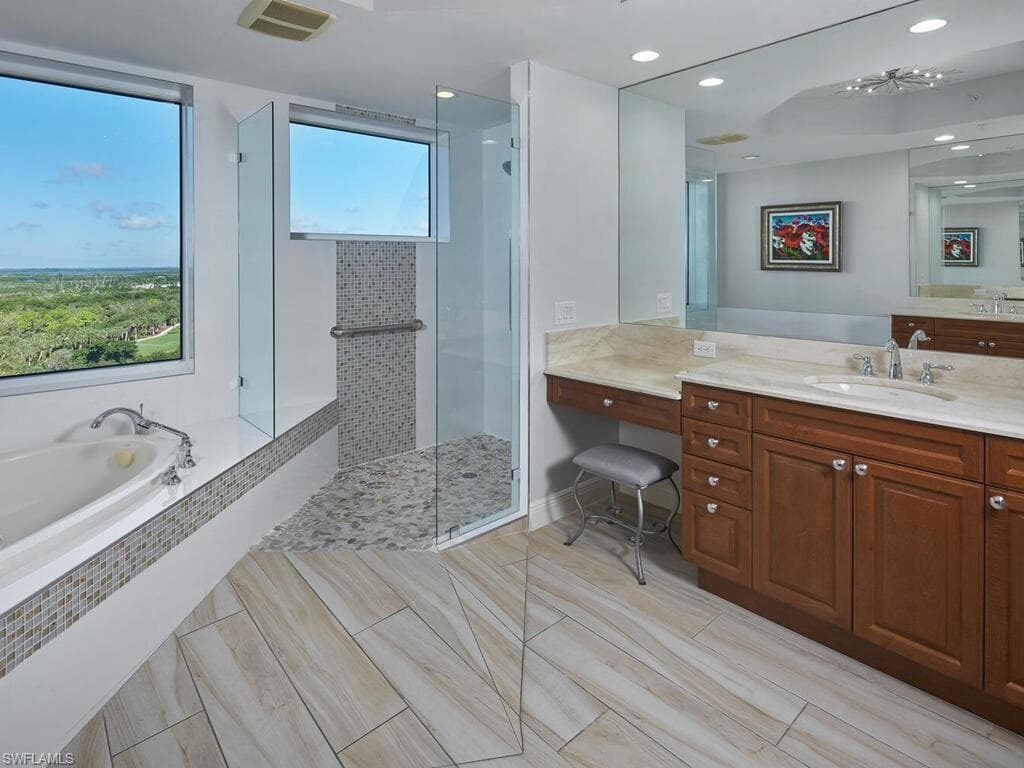 23850 Via Italia CIR 805-12