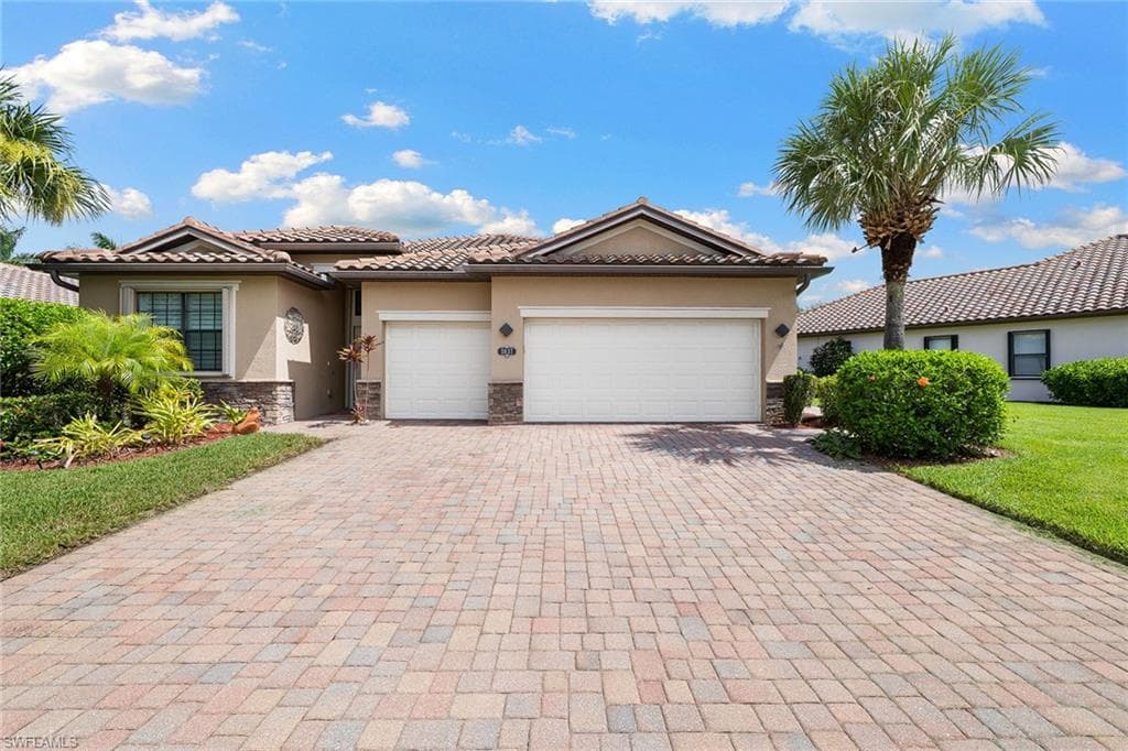 3837 Ruby WAY-1