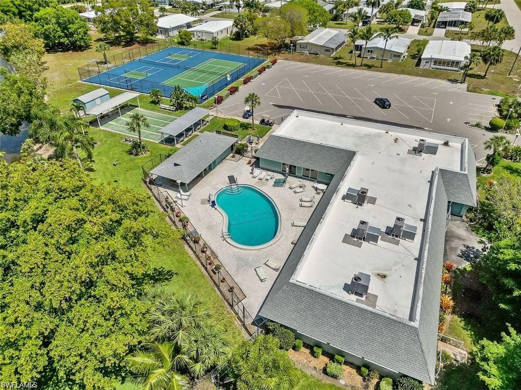 171 Pine Key LN-5