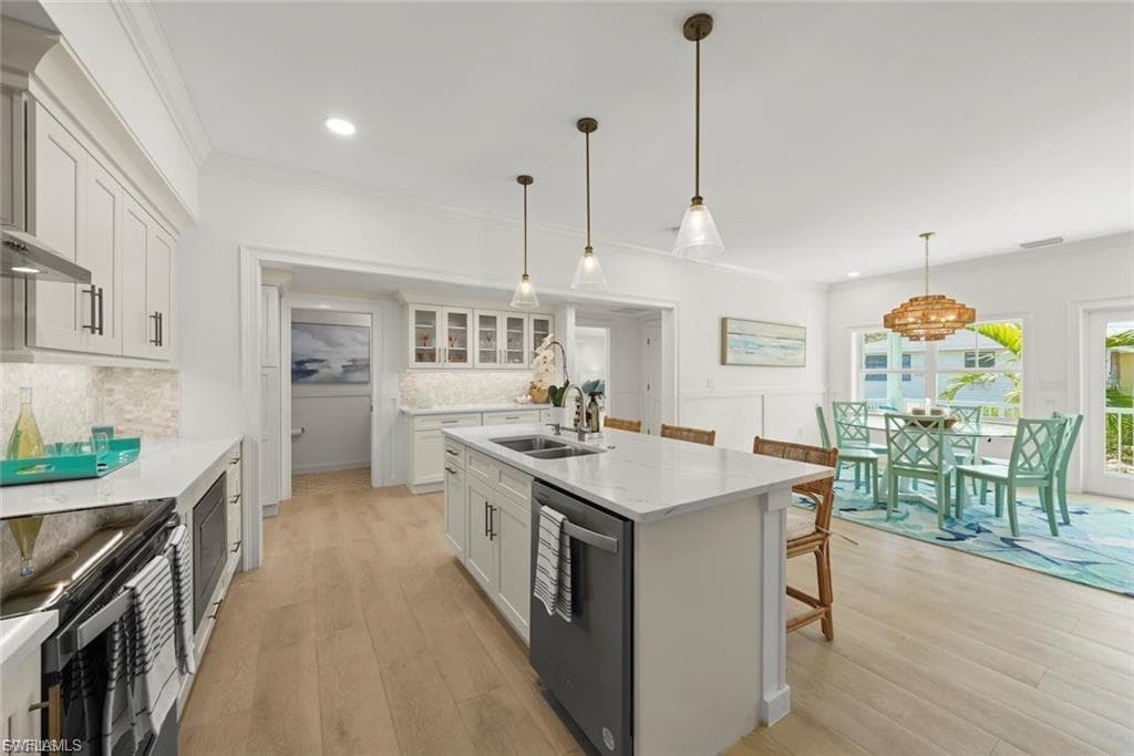 1163 Seagrape LN-12