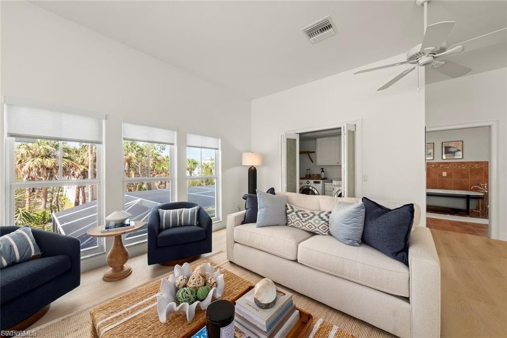 1163 Seagrape LN-32