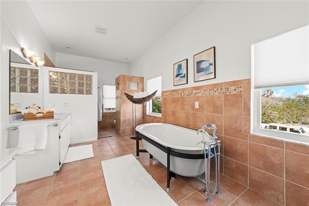 1163 Seagrape LN-40