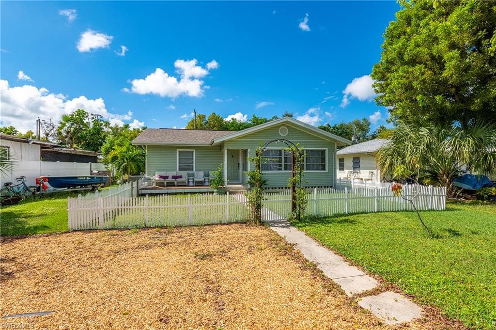 2432 Washington AVE-3