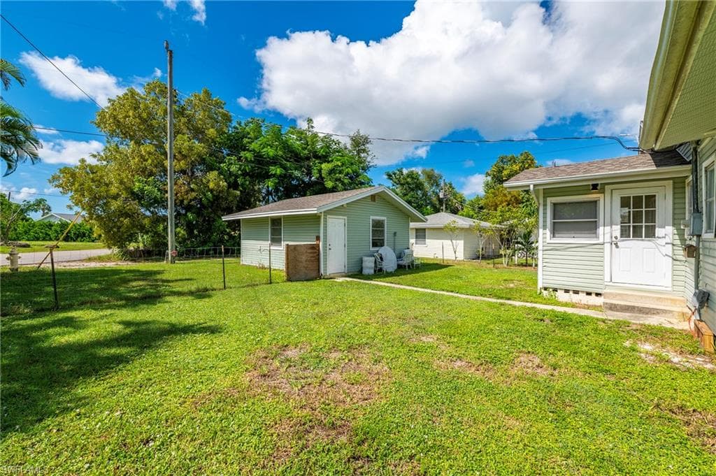 2432 Washington AVE-20
