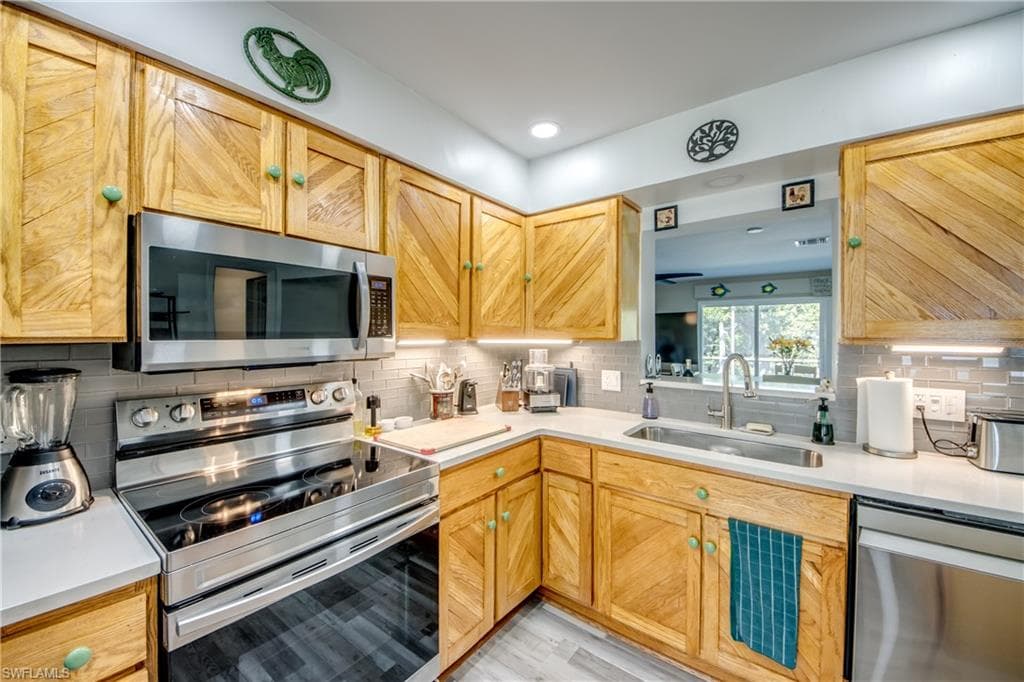 445 Donora BLVD-18