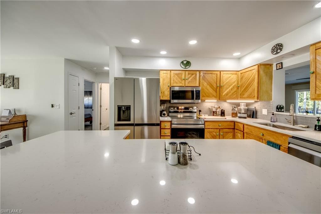 445 Donora BLVD-15