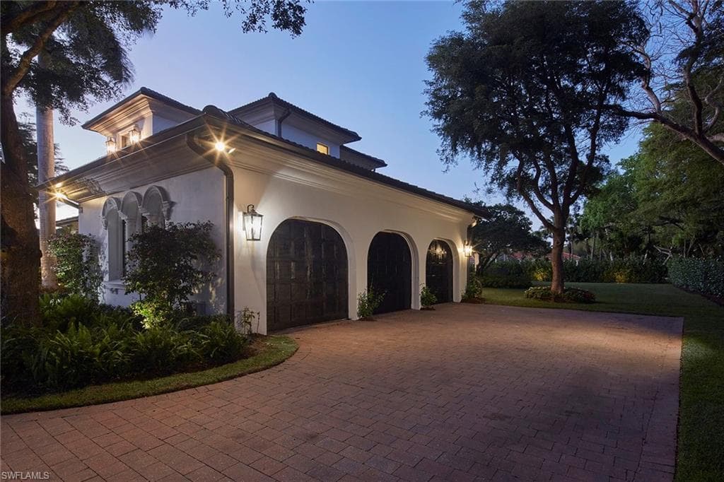 1609 Chinaberry WAY-32