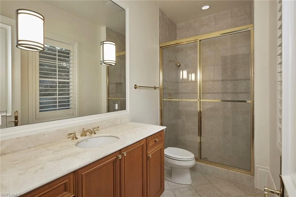 1609 Chinaberry WAY-21