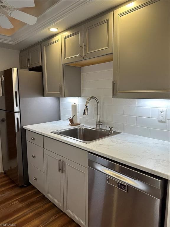1300 Gulf Shore BLVD N 304-9
