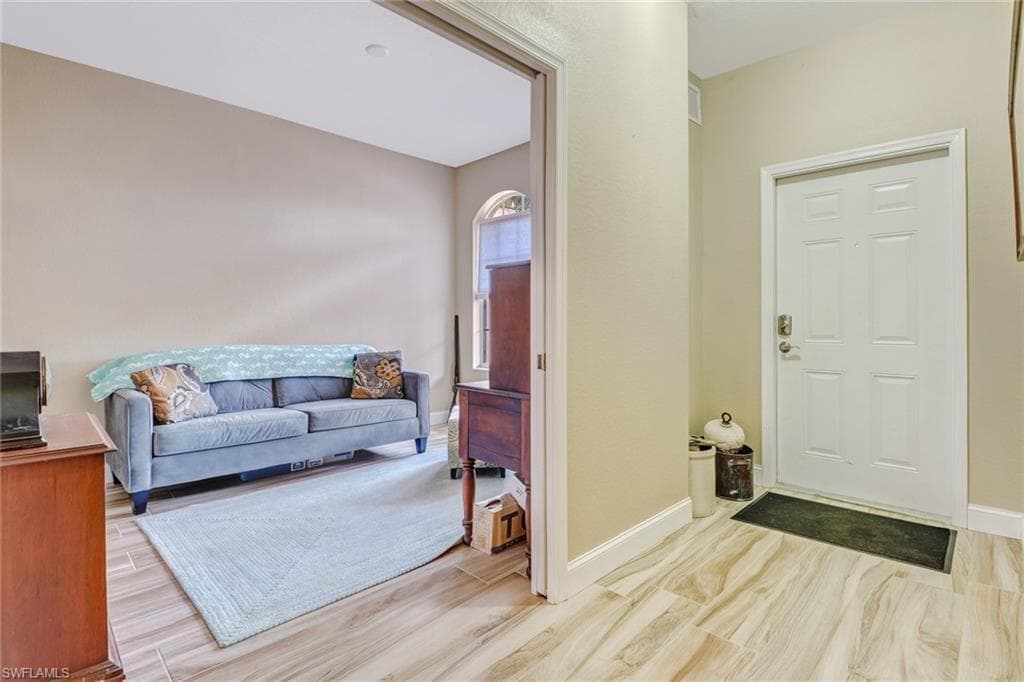 10037 Heather LN 403-20
