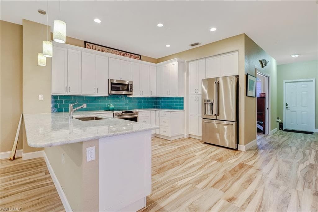 10037 Heather LN 403-10