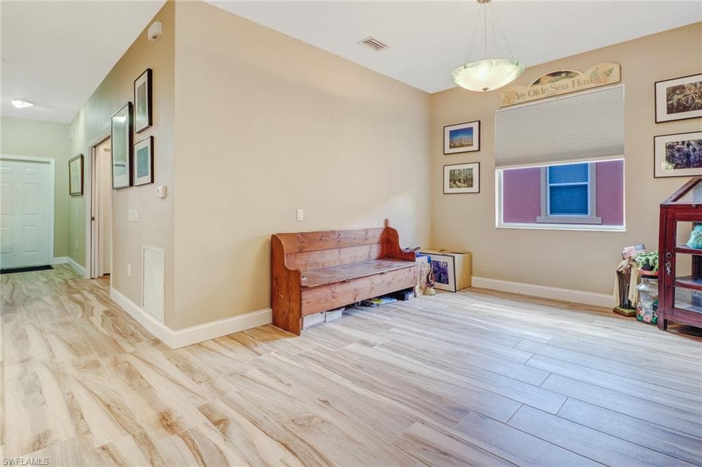 10037 Heather LN 403-14