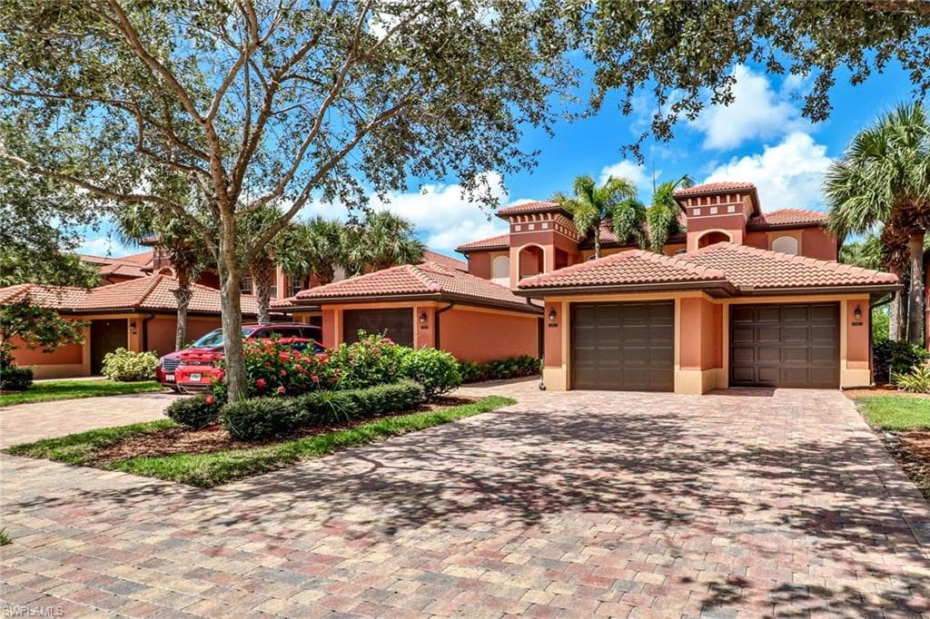 10037 Heather LN 403-21