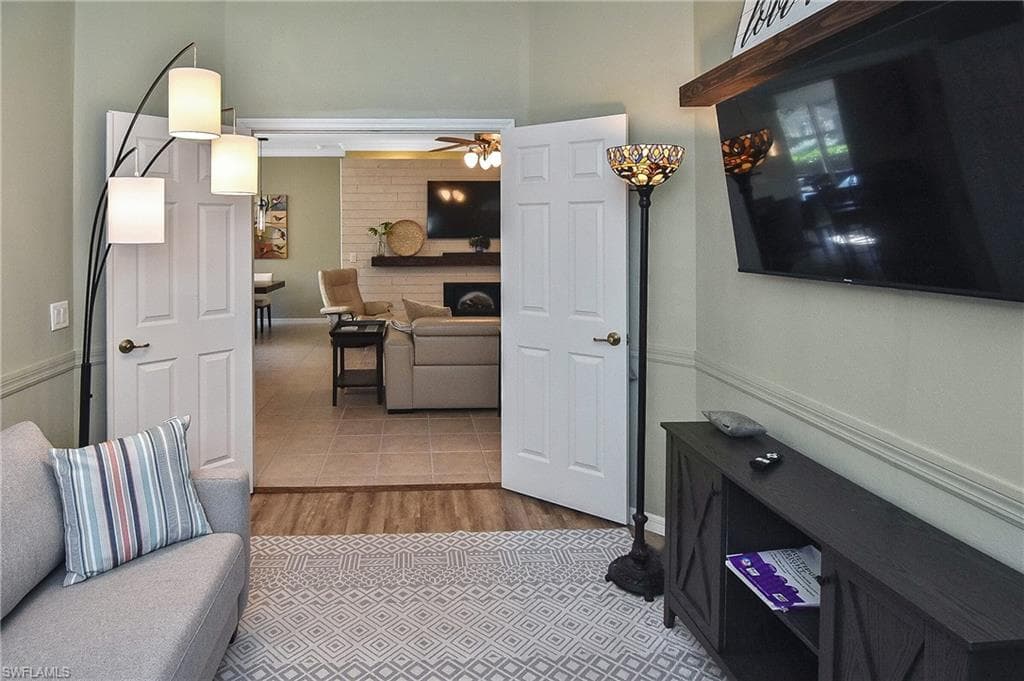 8156 Woodridge Pointe DR-16