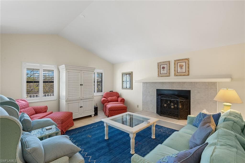 2999 Twin Ponds DR-27