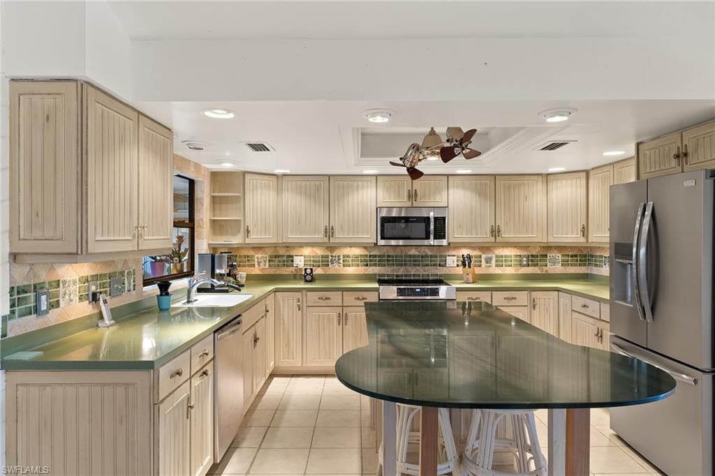 2999 Twin Ponds DR-9