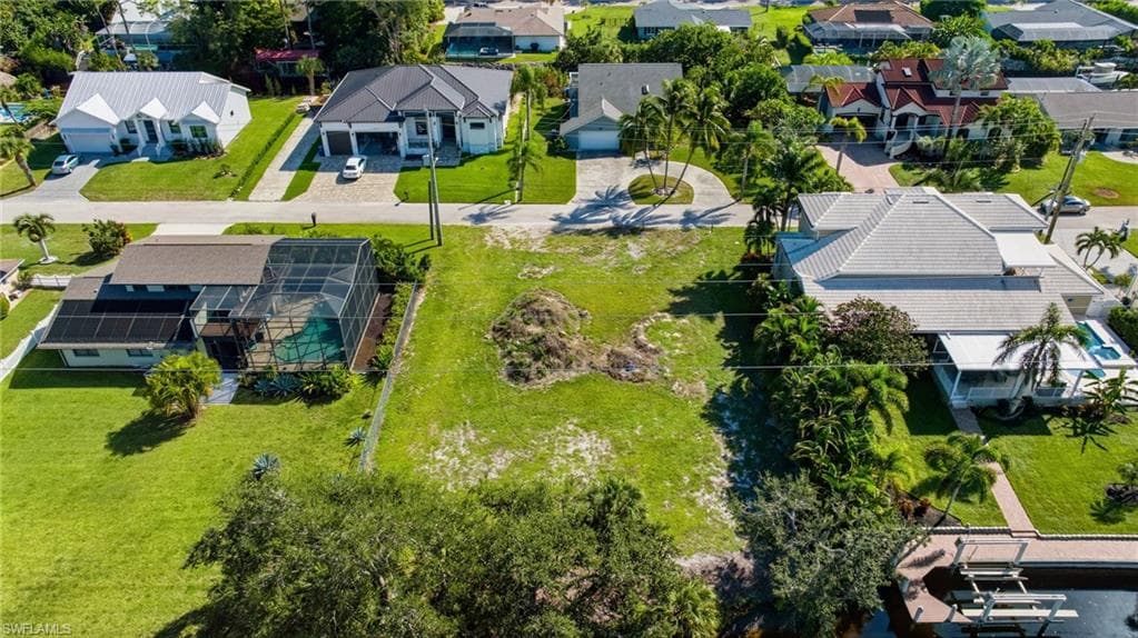 27090 Holly LN-17