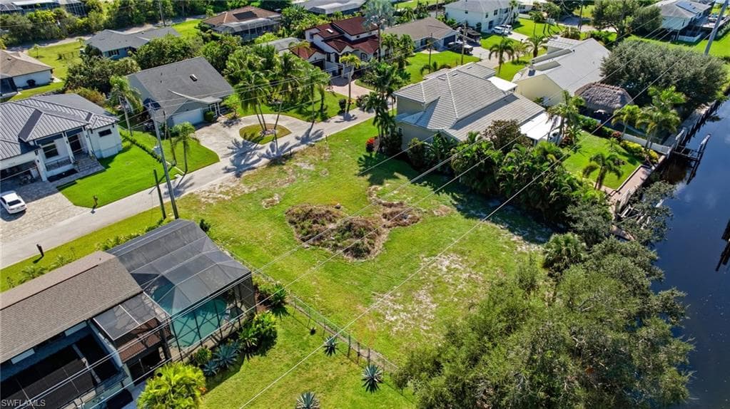 27090 Holly LN-18