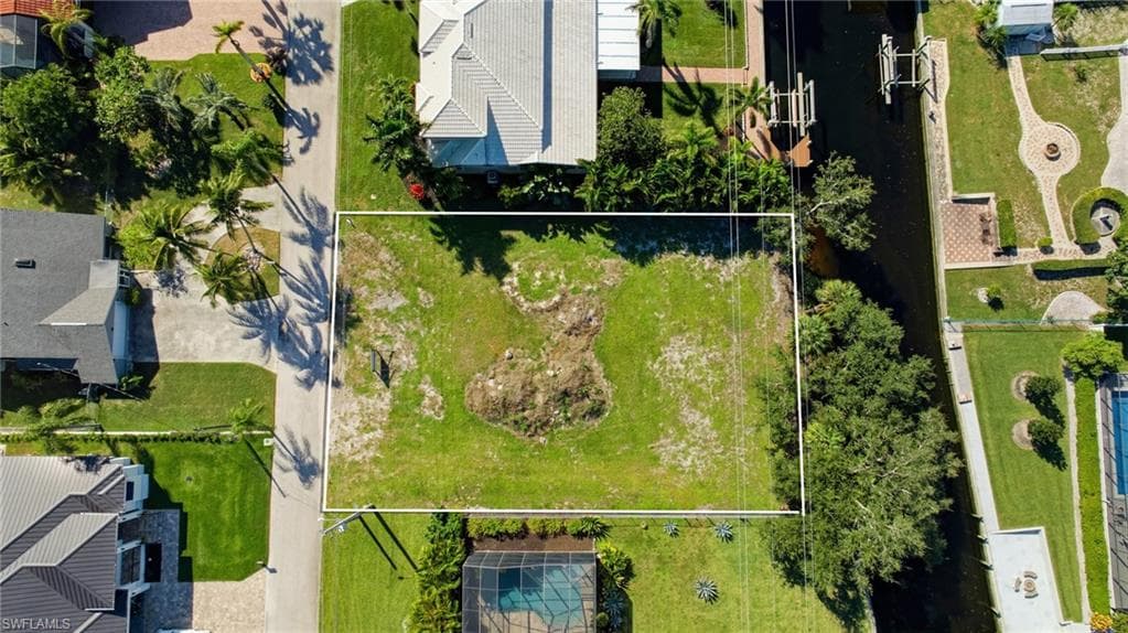 27090 Holly LN-21