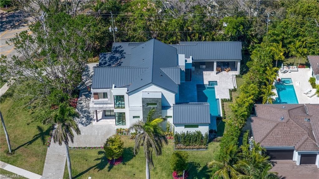1800 Crayton RD-24