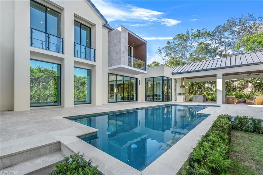 1800 Crayton RD-4