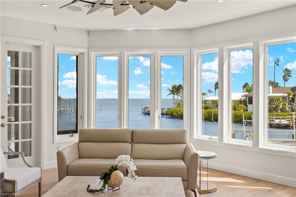 1490 Angel DR-6