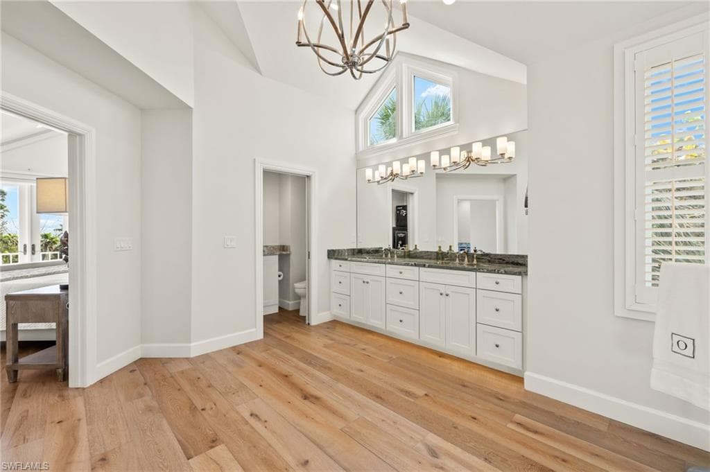 1490 Angel DR-33