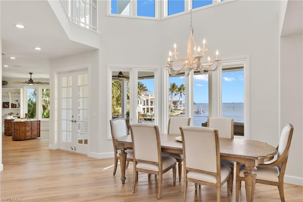 1490 Angel DR-11