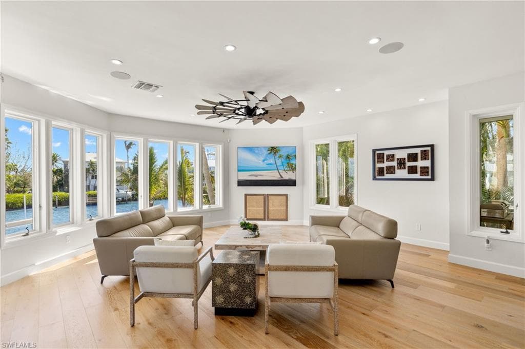 1490 Angel DR-8