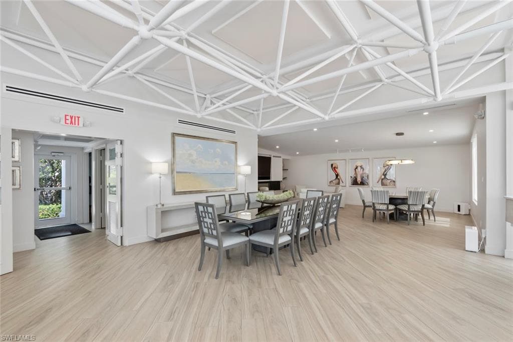 4251 Gulf Shore BLVD N 10B-27
