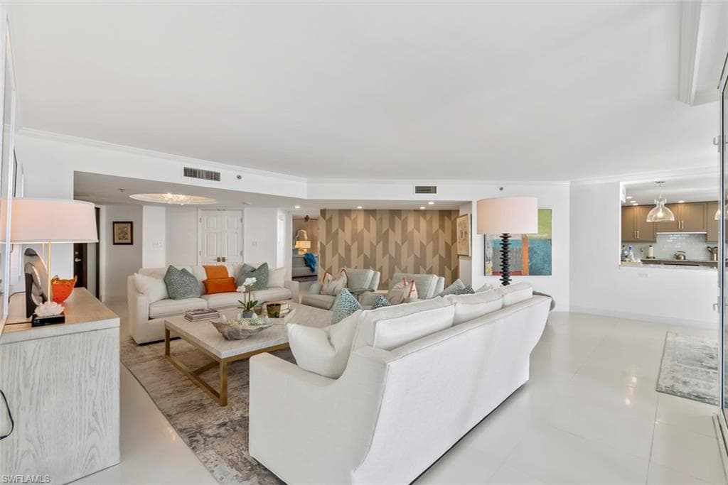 4251 Gulf Shore BLVD N 10B-3