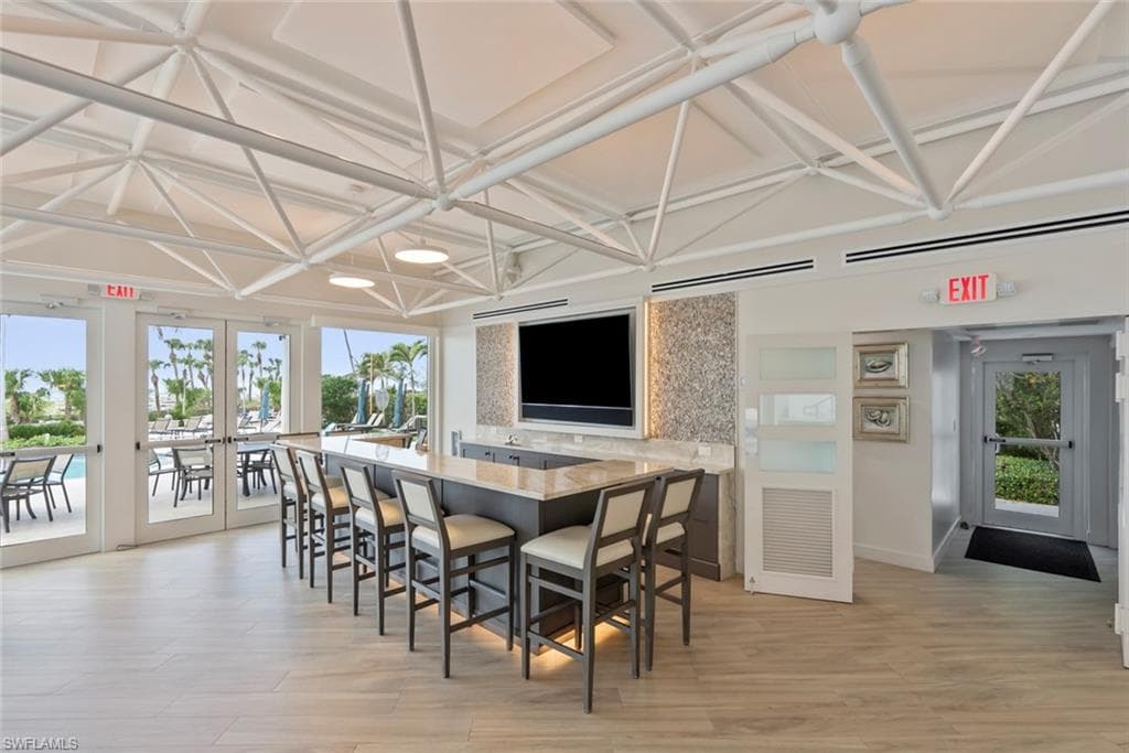4251 Gulf Shore BLVD N 10B-28